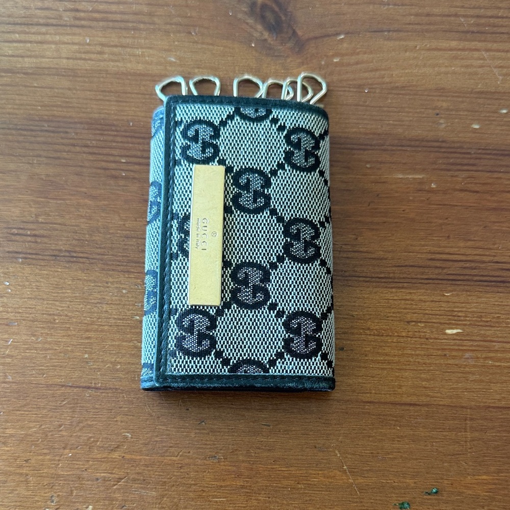 Gucci Black and Gray Key Holder with Gold Accent